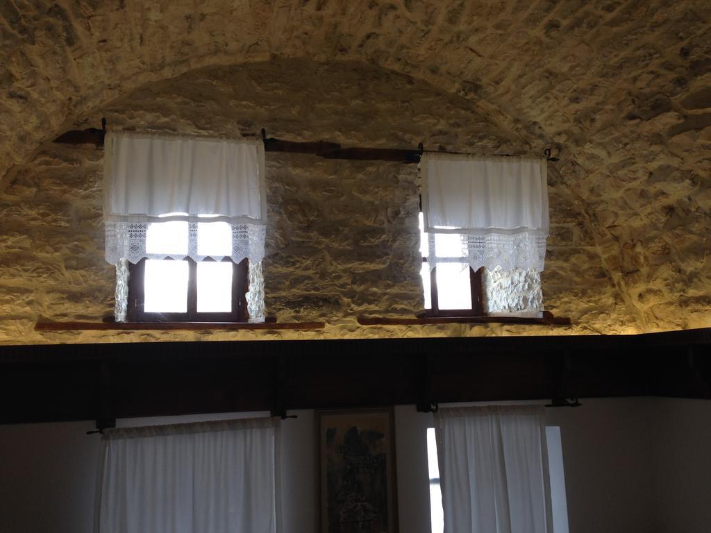 Konaku Guest House Gjirokastër Exterior foto
