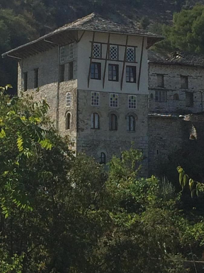 Konaku Guest House Gjirokastër Exterior foto